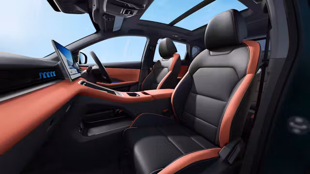 1782975931-coolray-frontseat